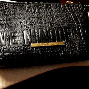 Steve Madden wristlet